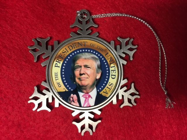 Snowflake shaped pewter US PRESIDENT DONALD TRUMP Christmas ornament 